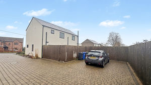 Photo 21- click for photo gallery